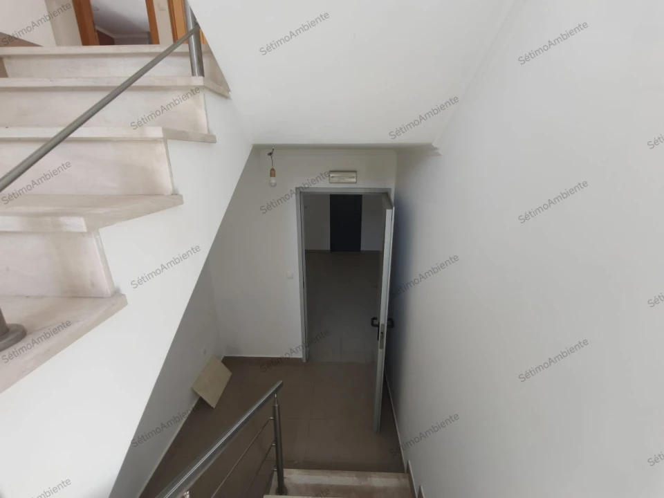 Moradia T5 para Venda em Laranjeiro e Feijó Foto 53
