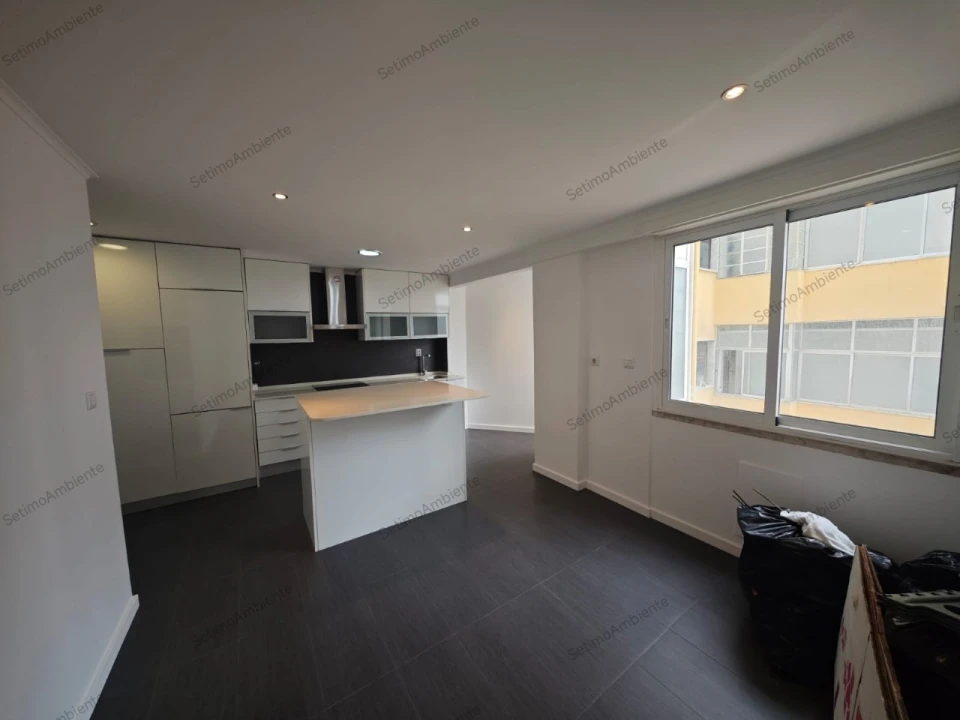 Apartamento T3 para Venda em Avenidas Novas Foto 3