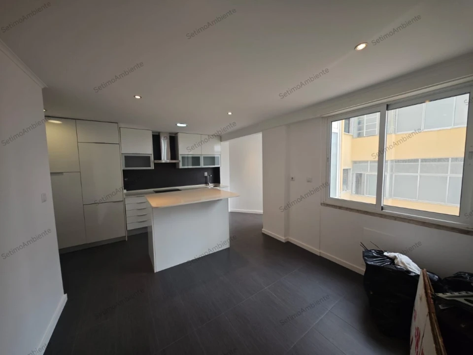 Apartamento T3 para Venda em Avenidas Novas Foto 19