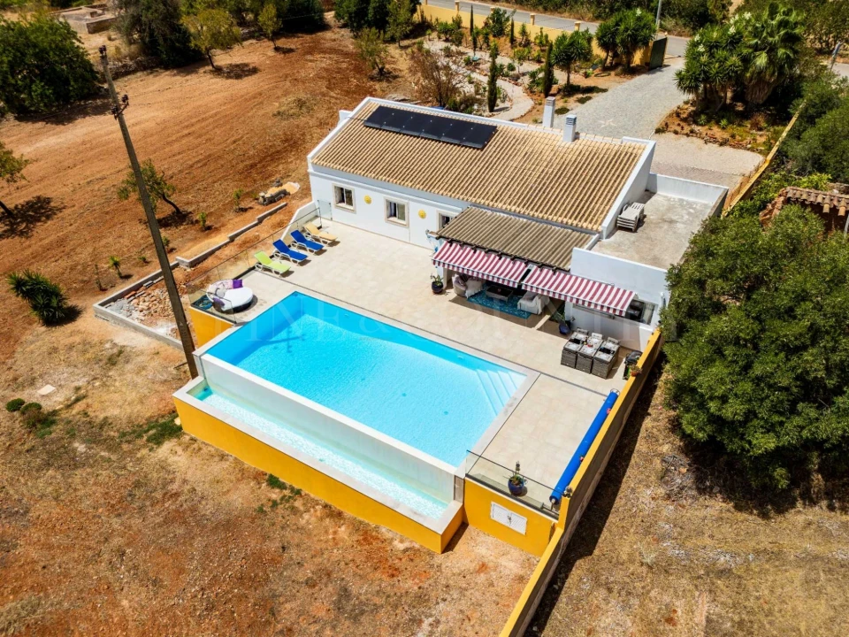 Moradia T4 para Venda em Silves Foto 6