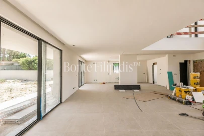 Moradia T6 para Venda em Corroios