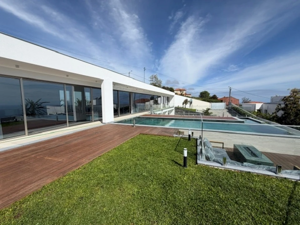 Moradia T3 para Venda em Calheta Foto 11
