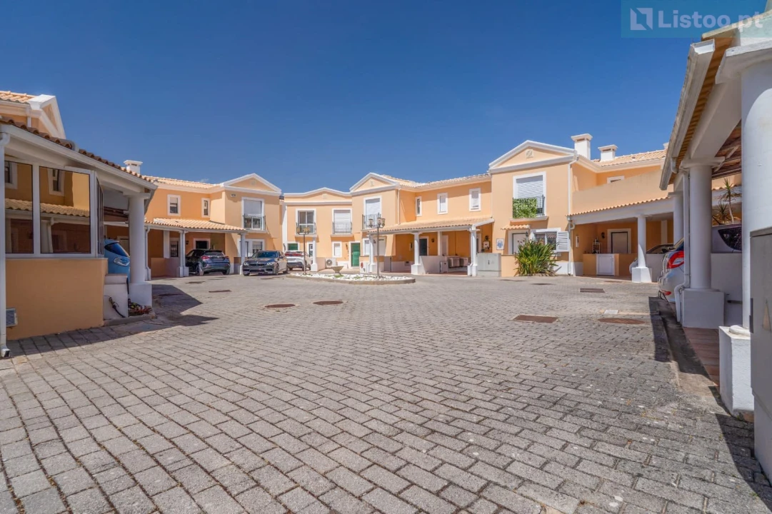 Moradia T3 para Venda em Albufeira e Olhos de Água Foto 3