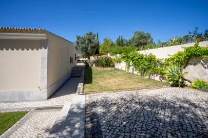 Moradia T3 para Venda em Loule (São Sebastião)