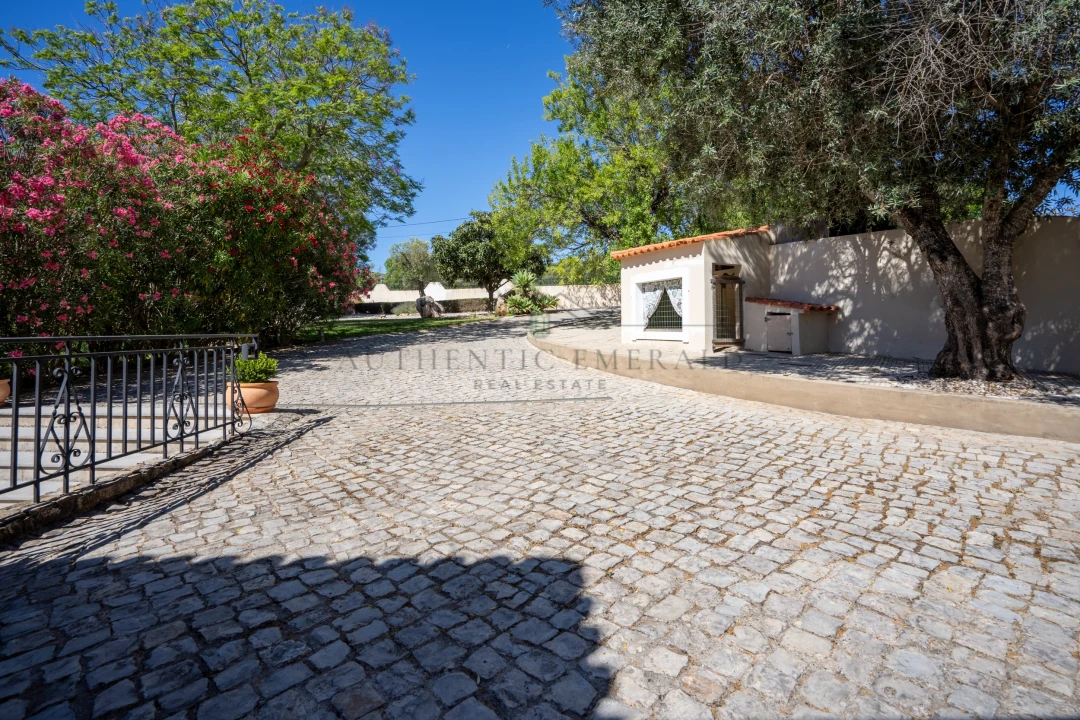 Moradia T3 para Venda em Loule (São Sebastião) Foto 35