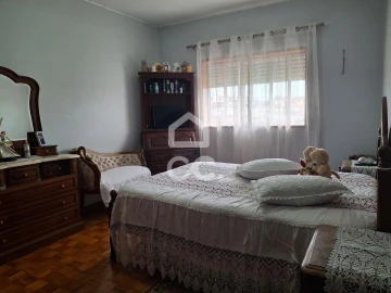 Apartamento T3 para Venda em Cristelos, Boim e Ordem