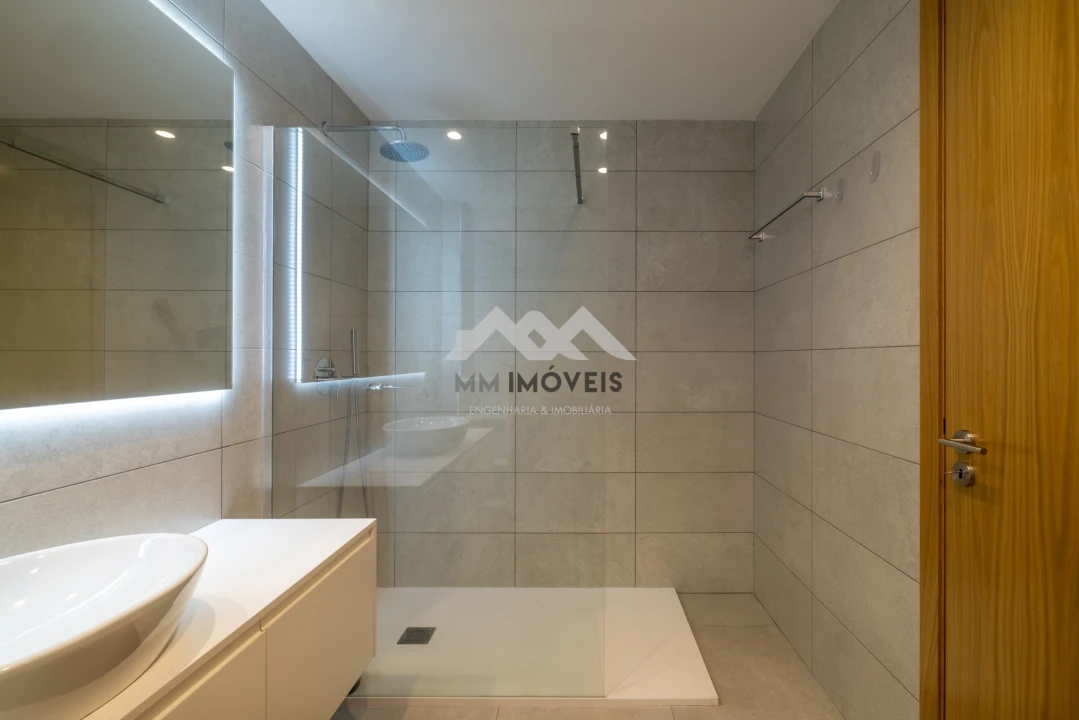 Apartamento T1 para Venda em Lousado Foto 15