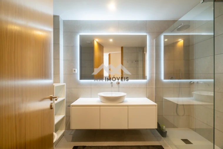 Apartamento T1 para Venda em Lousado Foto 14