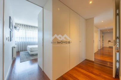 Apartamento T4 para Venda em Santa Marinha e São Pedro da Afurada