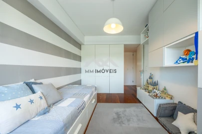 Apartamento T4 para Venda em Santa Marinha e São Pedro da Afurada