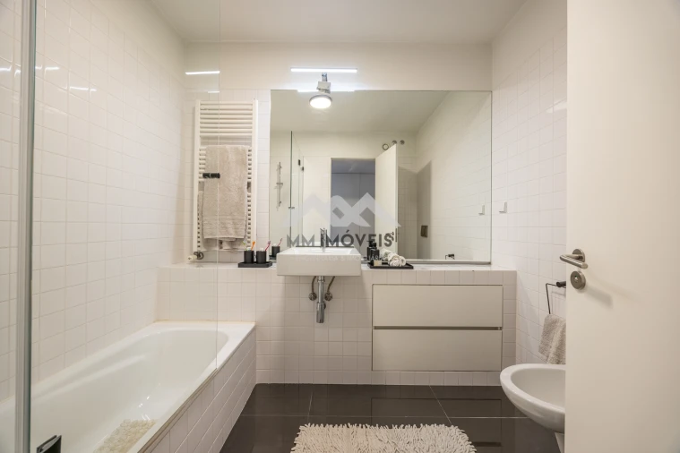 Apartamento T4 para Venda em Santa Marinha e São Pedro da Afurada Foto 9