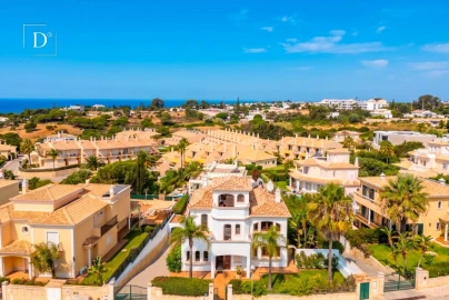Moradia T4 para Venda em Albufeira e Olhos de Água