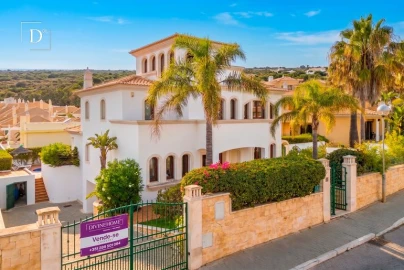 Moradia T4 para Venda em Albufeira e Olhos de Água