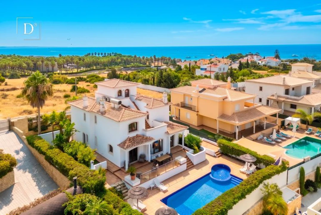 Moradia T4 para Venda em Albufeira e Olhos de Água Foto 5