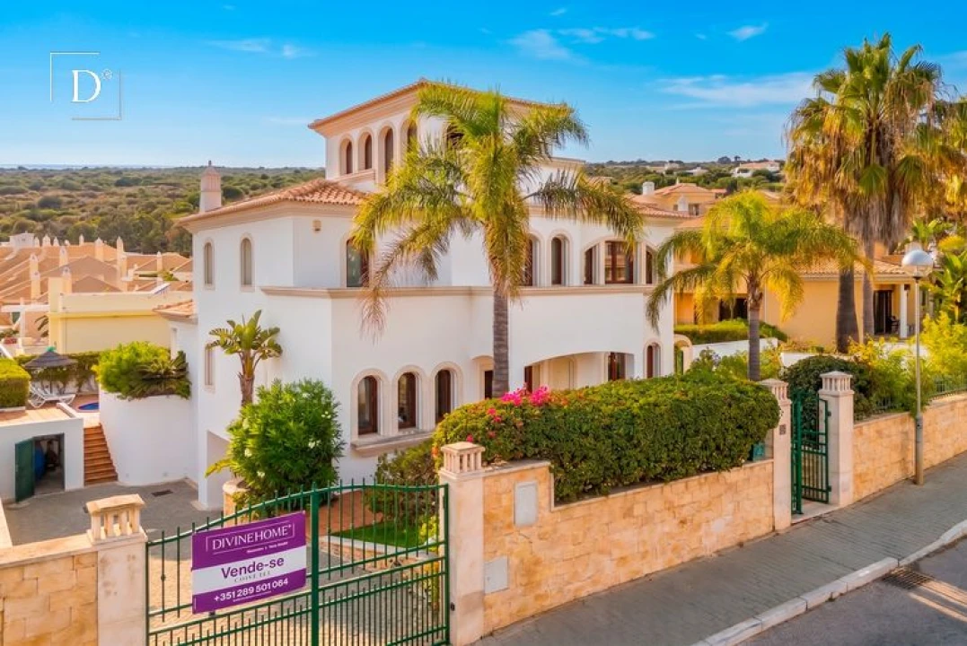 Moradia T4 para Venda em Albufeira e Olhos de Água Foto 37