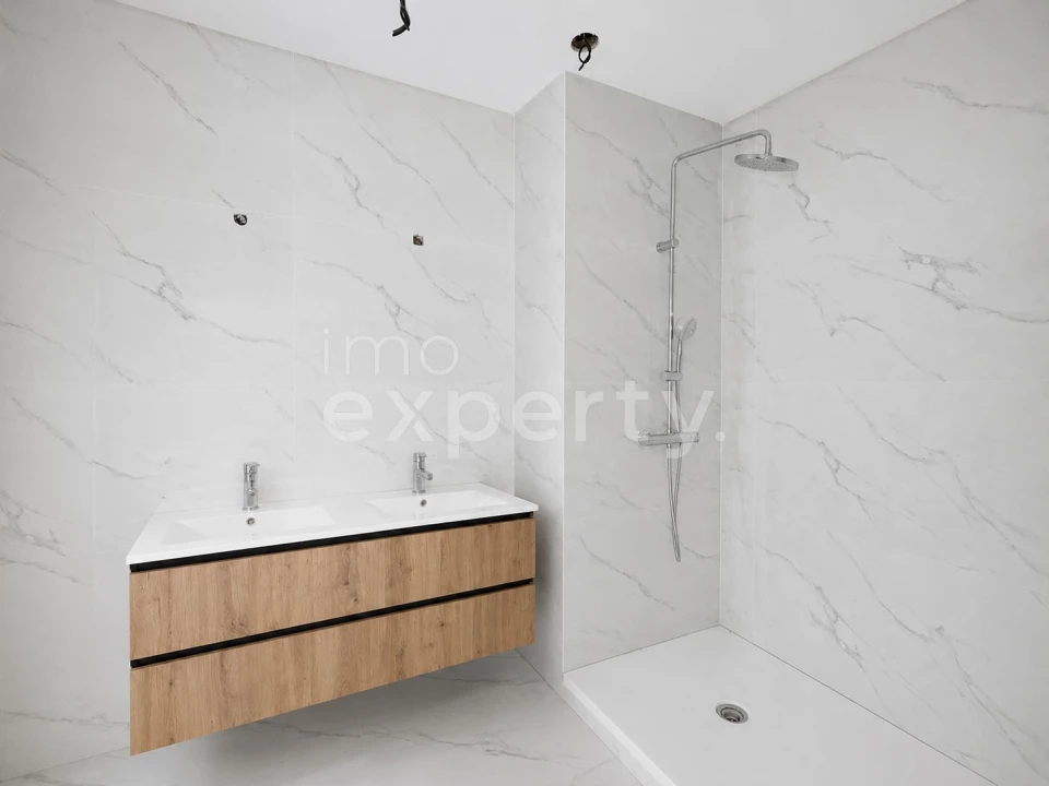 Apartamento T2 para Venda em Caniço Foto 7
