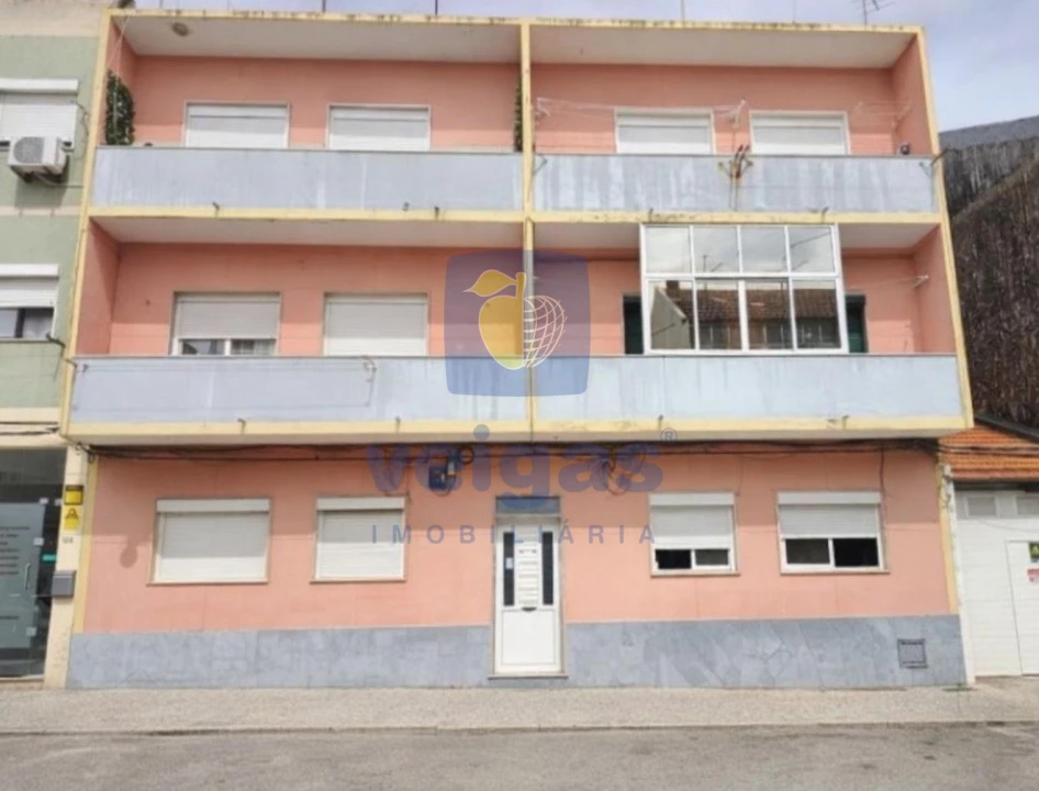 Prédio para Venda em Baixa da Banheira e Vale da Amoreira Foto 1
