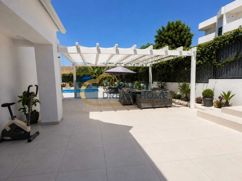 Moradia T6 para Venda em Albufeira e Olhos de Água Foto 7