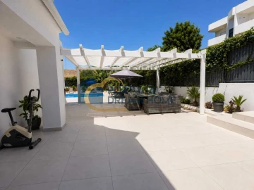 Moradia T6 para Venda em Albufeira e Olhos de Água