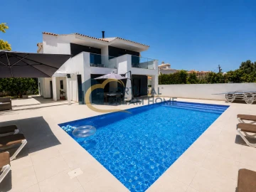 Moradia T6 para Venda em Albufeira e Olhos de Água