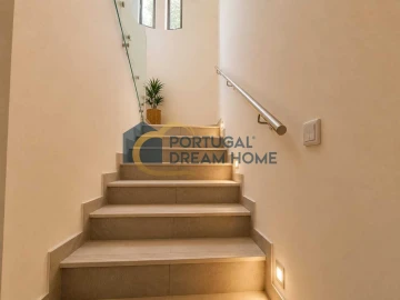 Moradia T6 para Venda em Albufeira e Olhos de Água