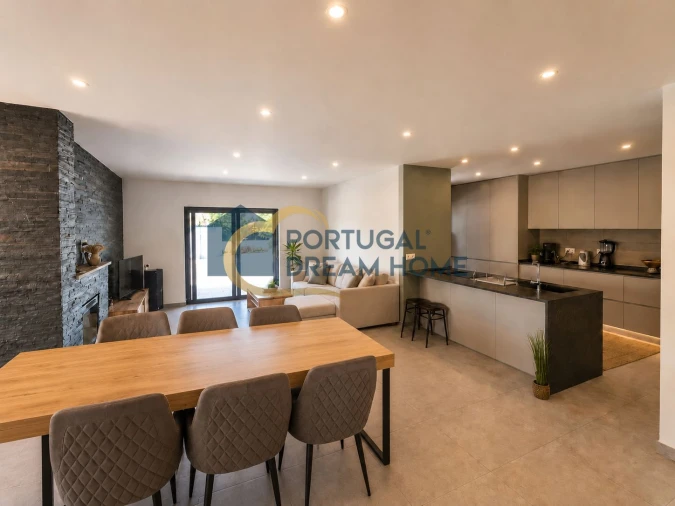 Moradia T6 para Venda em Albufeira e Olhos de Água Foto 8