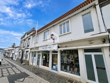 Negócio para Venda em Praia da Vitoria (Santa Cruz)