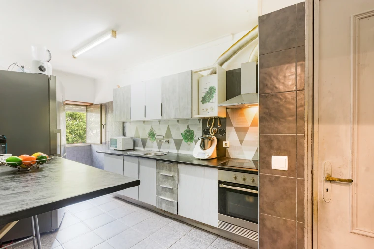 Apartamento T2 para Venda em Loures Foto 5