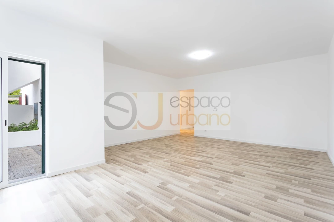 Apartamento T3 para Venda em Armação de Pera Foto 4
