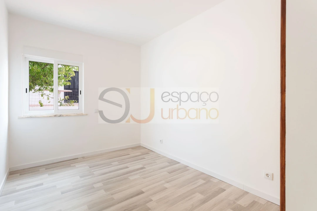 Apartamento T3 para Venda em Armação de Pera Foto 11