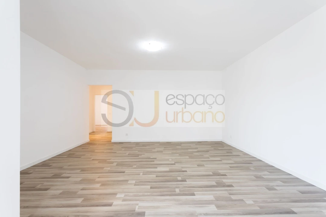 Apartamento T3 para Venda em Armação de Pera Foto 5