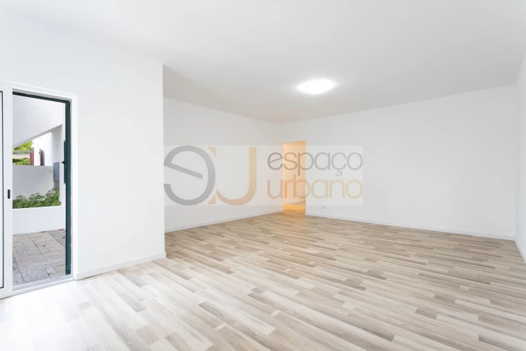 Apartamento T3 para Venda em Armação de Pera Foto 4