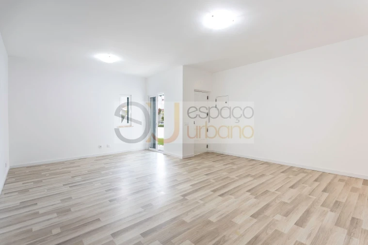 Apartamento T3 para Venda em Armação de Pera Foto 3