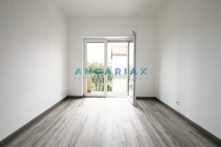 Apartamento T2 para Venda em Marrazes e Barosa Foto 14