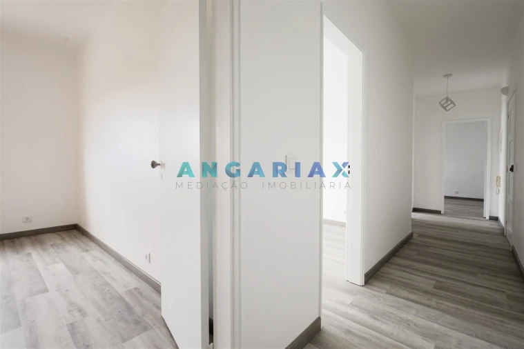 Apartamento T2 para Venda em Marrazes e Barosa Foto 13