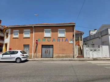 Moradia T4 para Venda em Lousã e Vilarinho