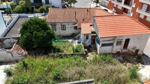 Moradia T4 para Venda em Lousã e Vilarinho