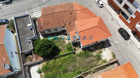 Moradia T4 para Venda em Lousã e Vilarinho