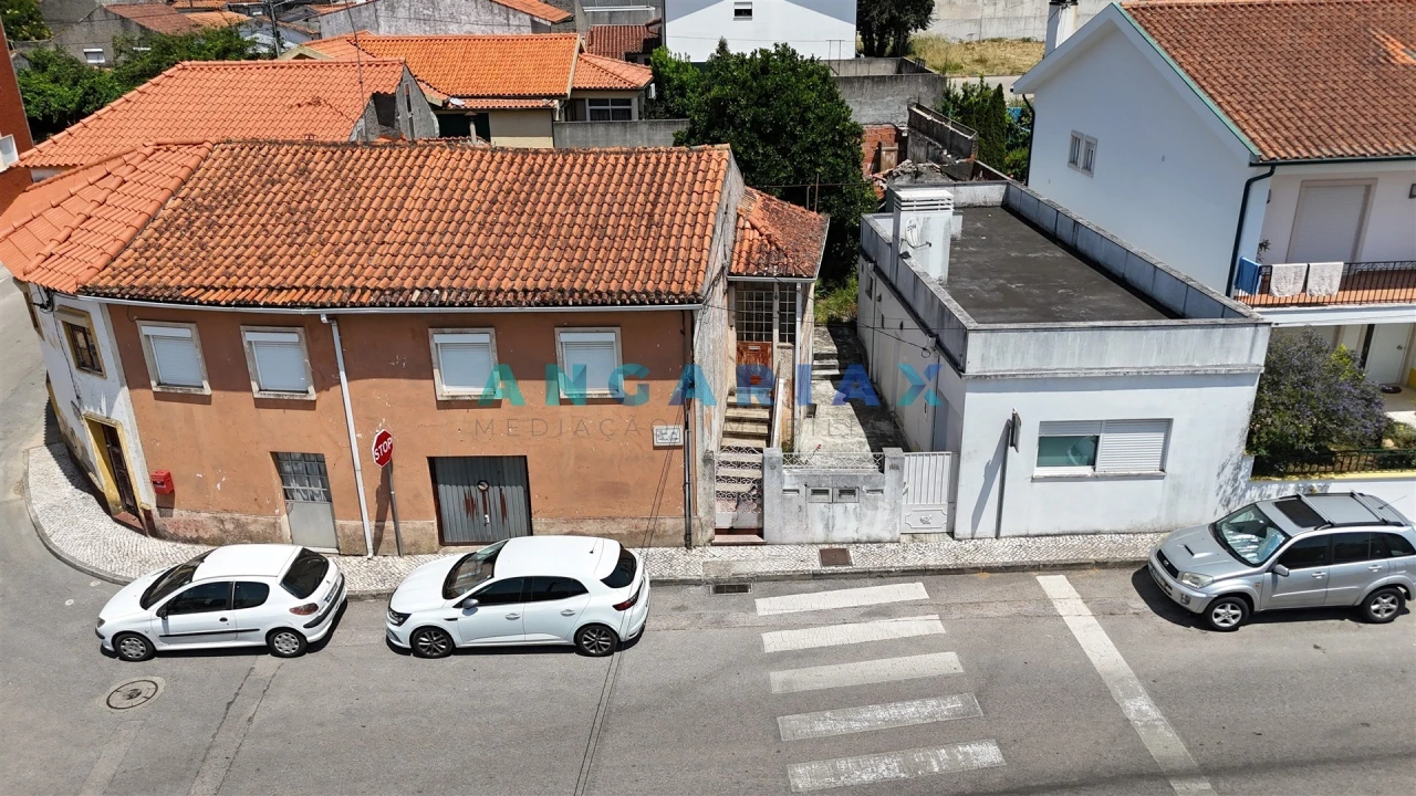 Moradia T4 para Venda em Lousã e Vilarinho Foto 1