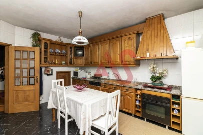 Moradia T3 para Venda em Pombeiro de Ribavizela