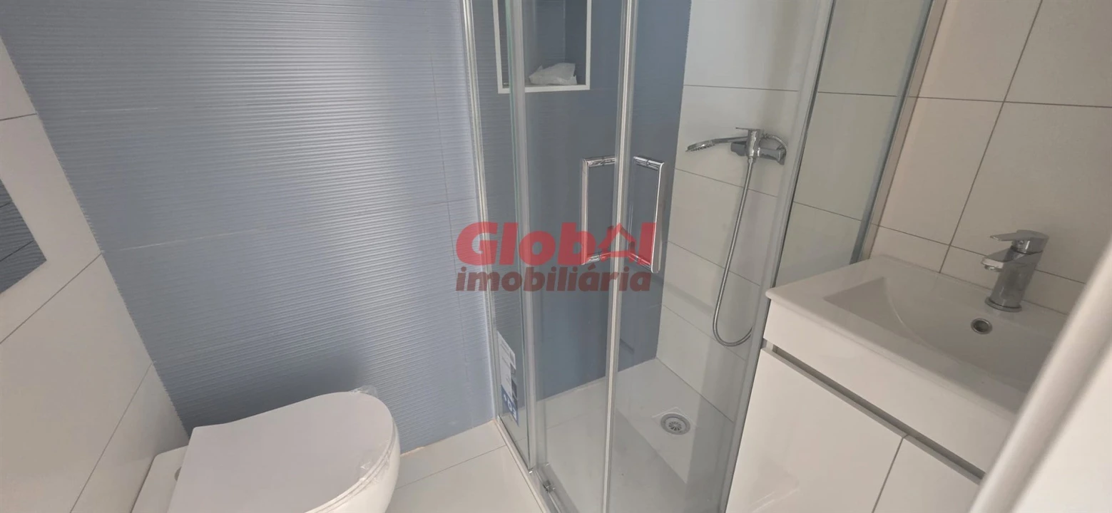 Apartamento T2 para Venda em Viseu Foto 4