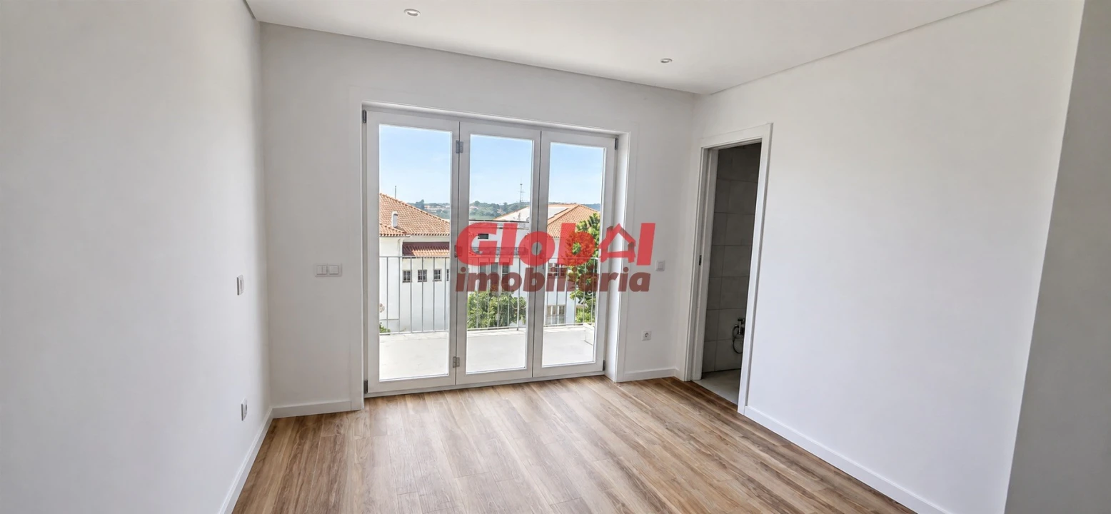 Apartamento T2 para Venda em Viseu Foto 2