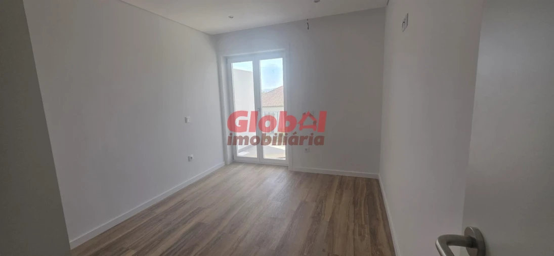 Apartamento T2 para Venda em Viseu Foto 2