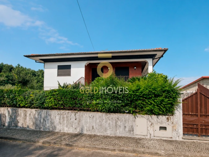 Moradia T3 para Venda em O. Azeméis, Riba-Ul, Ul, Macinhata Seixa, Madail Foto 5