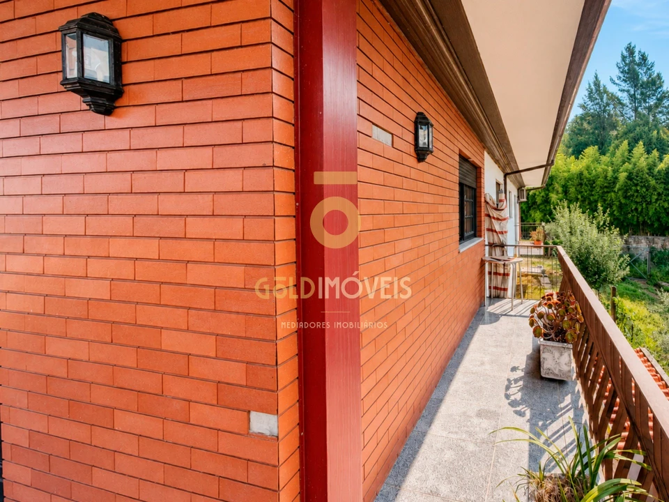 Moradia T3 para Venda em O. Azeméis, Riba-Ul, Ul, Macinhata Seixa, Madail Foto 8