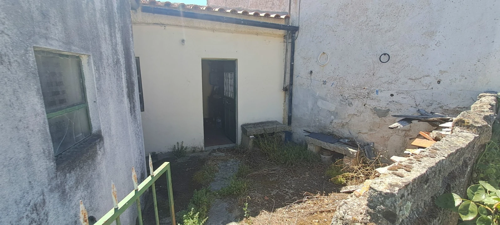 Moradia T2 para Venda em Picote Foto 13