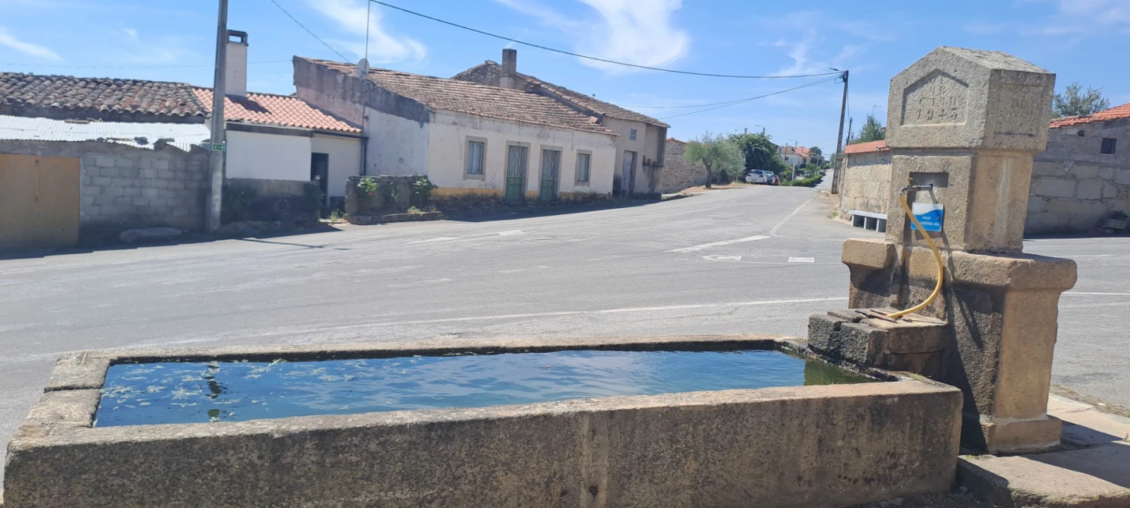 Moradia T2 para Venda em Picote Foto 10