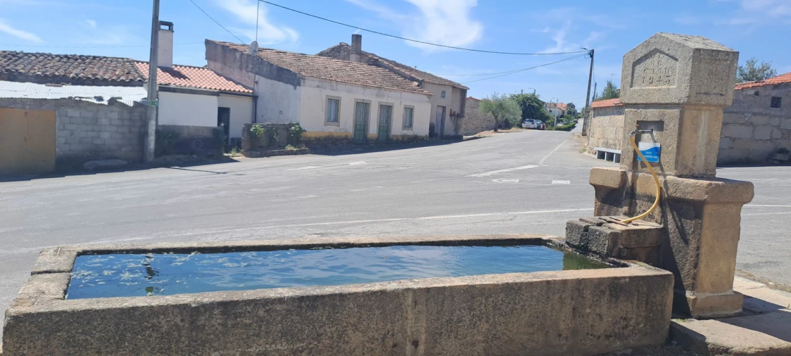 Moradia T2 para Venda em Picote Foto 10