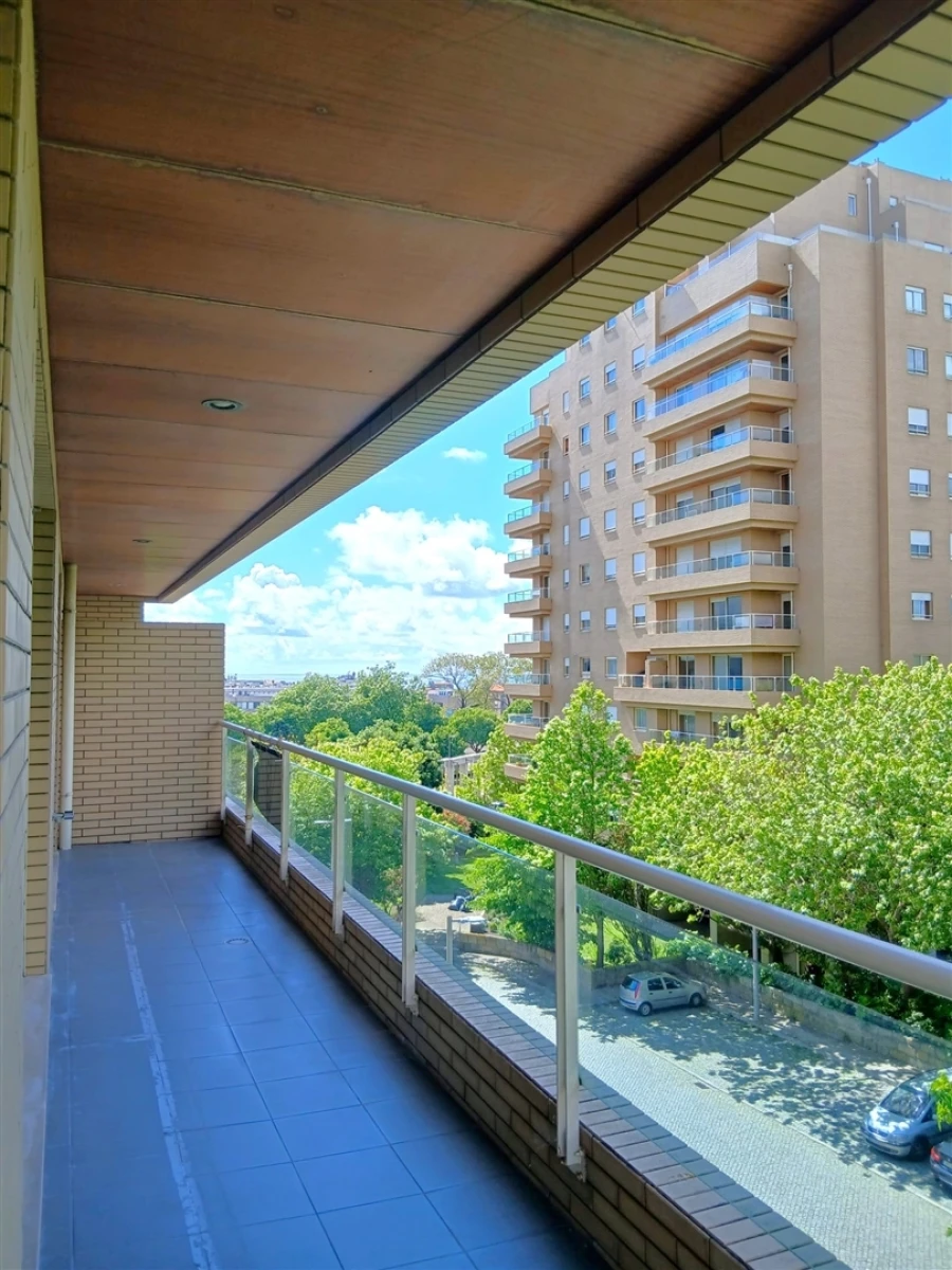 Apartamento T3 para Venda em Aldoar, Foz do Douro e Nevogilde Foto 2
