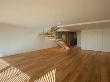 Apartamento T5 para Venda em Aldoar, Foz do Douro e Nevogilde